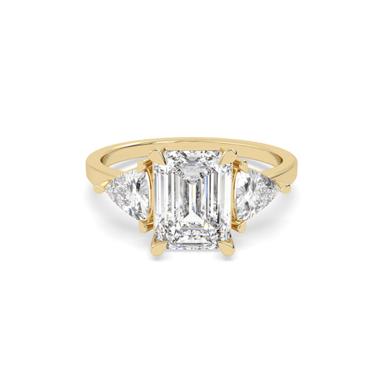 Drei Stone Emerald Ring in yellow gold
