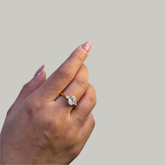 3 stone diamond gold ring design