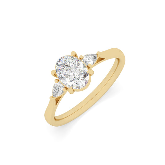 Trois Stone Oval Ring in 18karat gold
