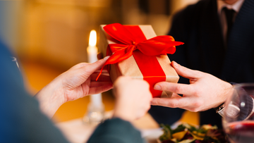 valentines day gift guide jewellery for him/her