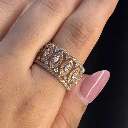 gold ring fancy wear in diamond