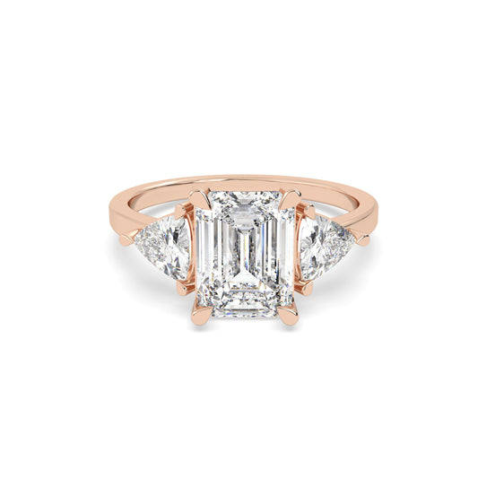 Drei Stone Emerald Ring for women