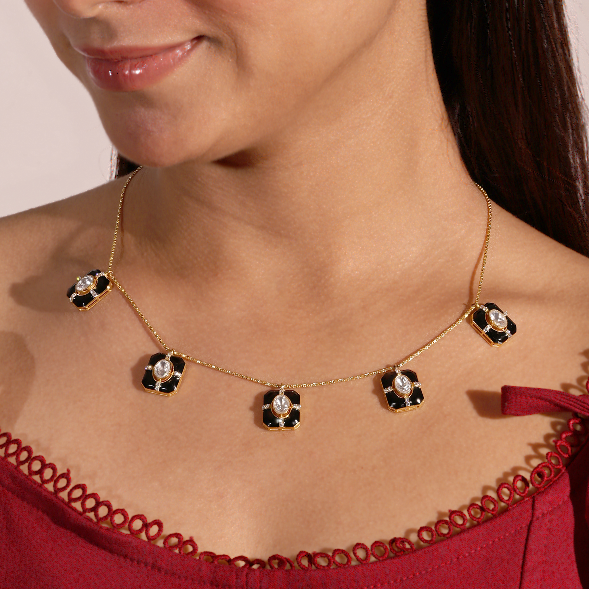 Noir Aura Necklace