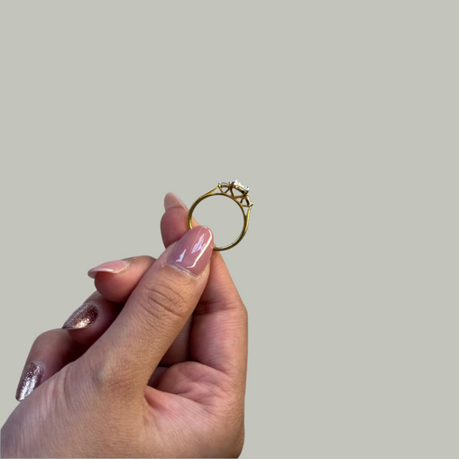 3 stone oval diamond ring design